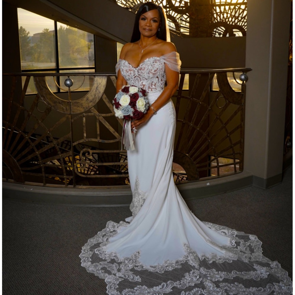 GALINA SIGNATURE off white wedding dress from David’s bridal